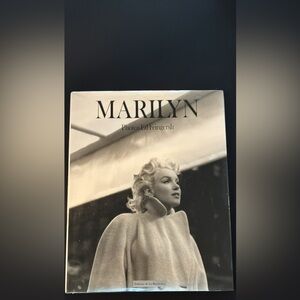 Marilyn Photos Book